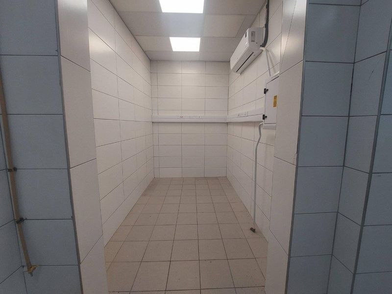 Prime Coffee Shop Space To Let – Kleine Kuppe, Hilltop Village - Photo 5