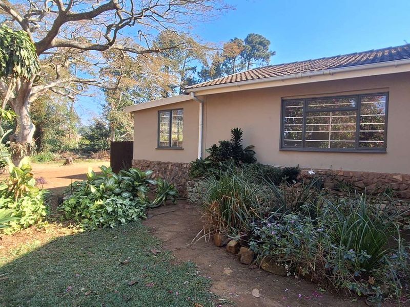 2 Bed Garden Flatlet including water - Crestview - Photo 1