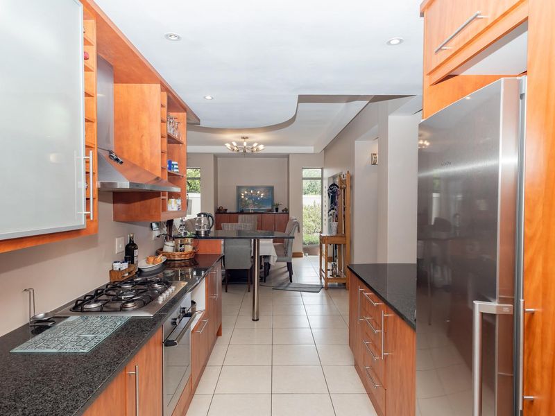 Exclusive 4-Bedroom Double-Storey Home in Sunset Beach’s Only Fully Walled, Beachfront Security Estate - Photo 9