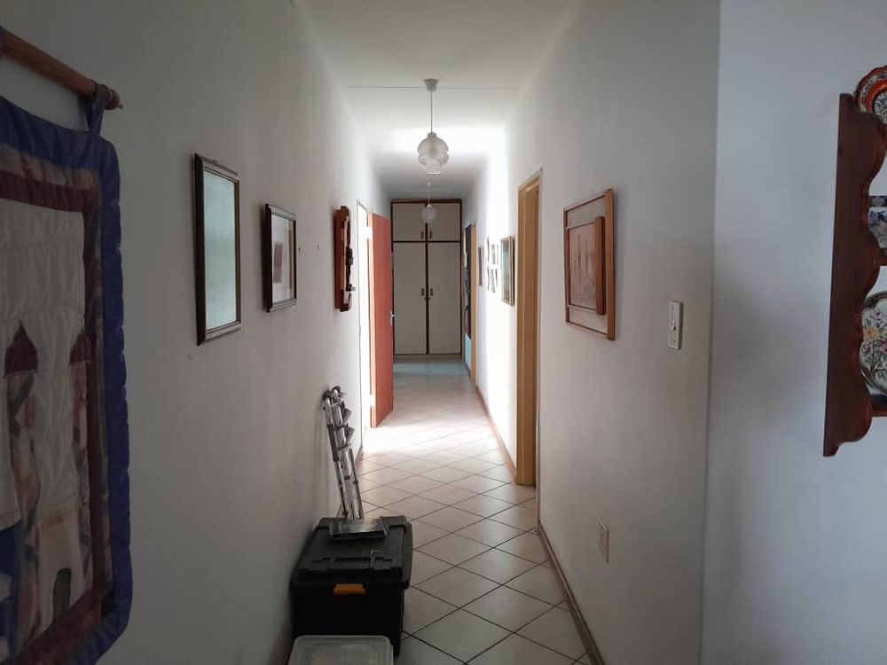 Hallway towards the bedrooms