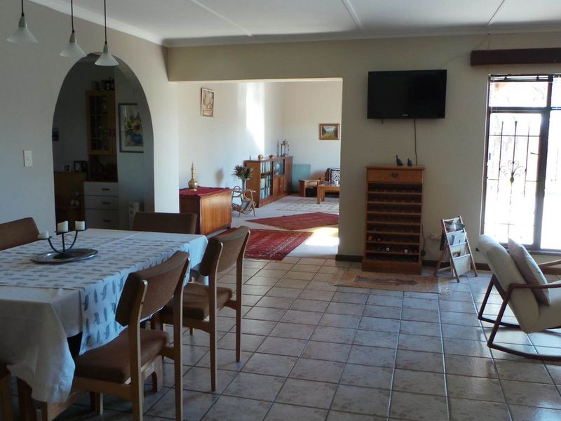 Well located Home close to Private School and Park - Photo 5