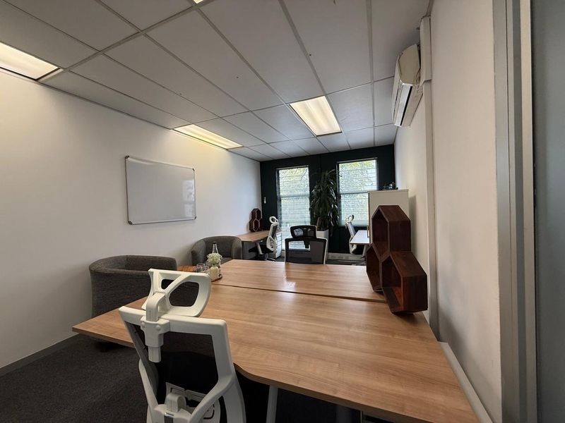 Prime Fully Serviced Office Space Available in Hyde Park - Photo 8