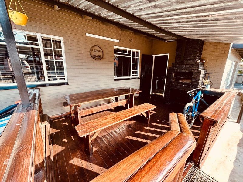 3 bedroom house with flatlet for sale in Vryheid - Photo 8