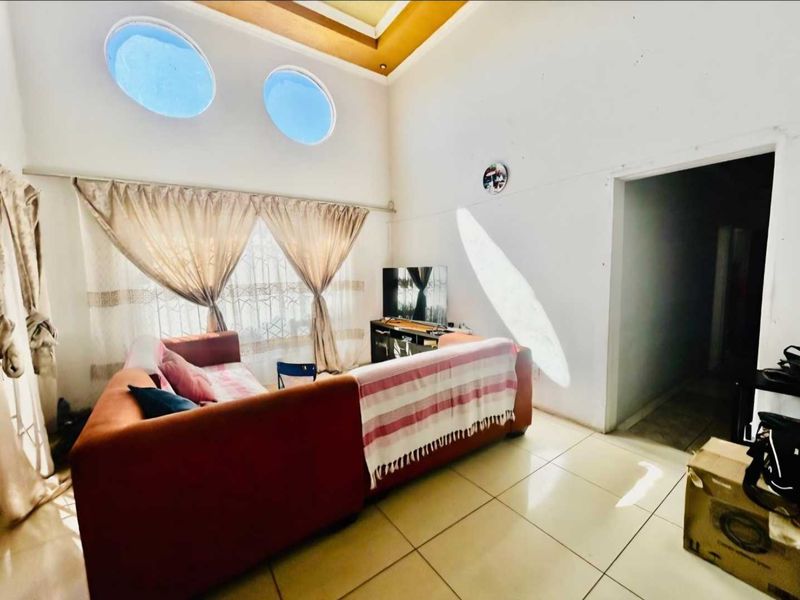 3 Bedroom House For Sale in Vanderbijlpark Ce3 - Photo 3