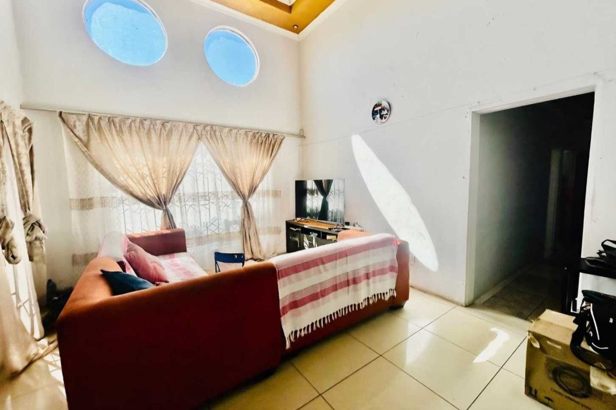 3 Bedroom House For Sale in Vanderbijlpark Ce3 - Photo 3