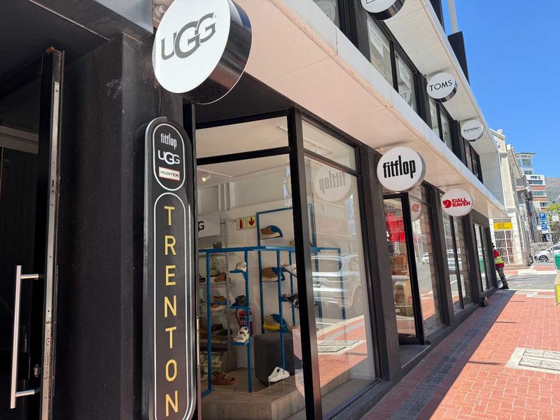 65m2 prime retail site for upmarket lifestyle brand or cafe to let - Photo 4