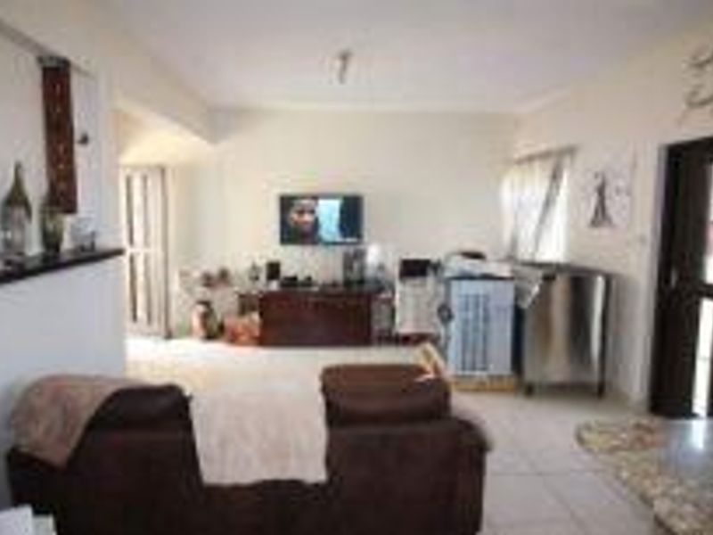 The early bird catches the worm - Photo 5