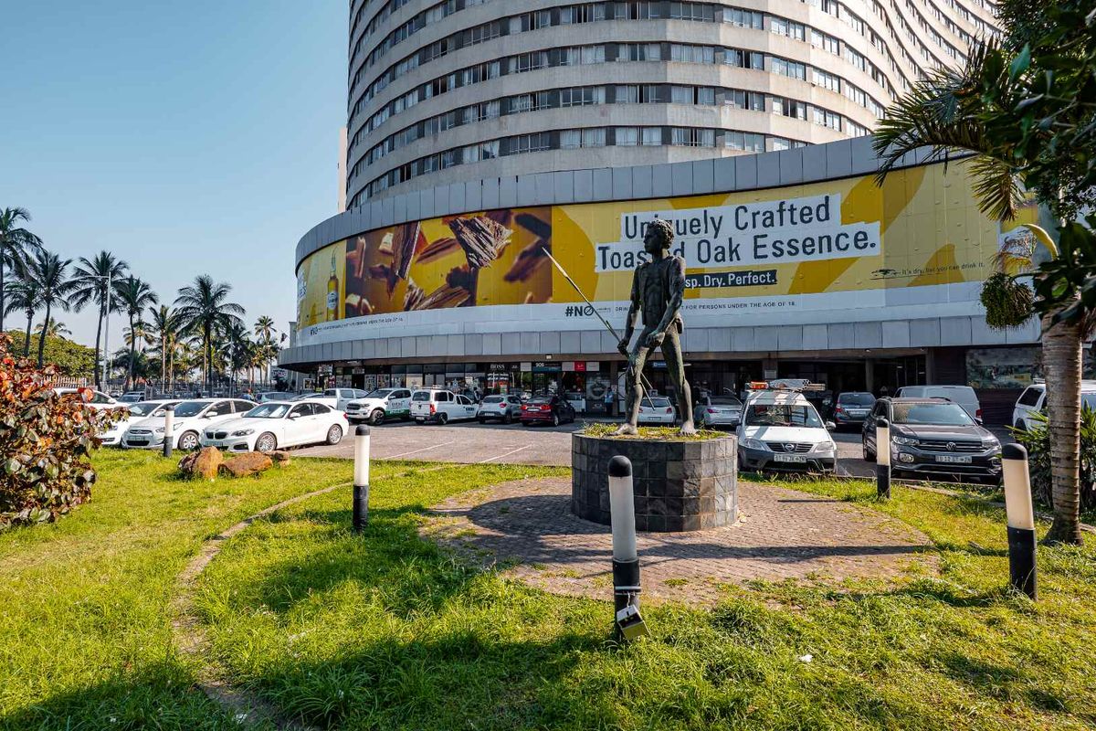Affordable CBD Studio in an Iconic Durban Landmark – The Perfect Lock-Up-and-Go or Investment - Photo 2