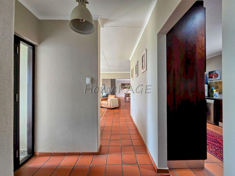 Central, Walvis Bay:  4 Bedr Home with 6-car garages IN A GOOD AREA - Photo 5