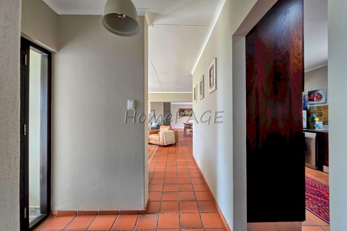 Central, Walvis Bay:  4 Bedr Home with 6-car garages IN A GOOD AREA - Photo 5