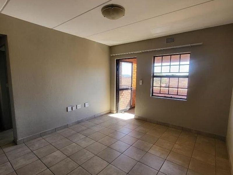 Two Bedroom Apartment in Montana - Photo 8