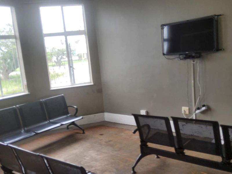 Stunning Investment Opportunity: Spacious Block of Flats in Prime Location - Photo 7