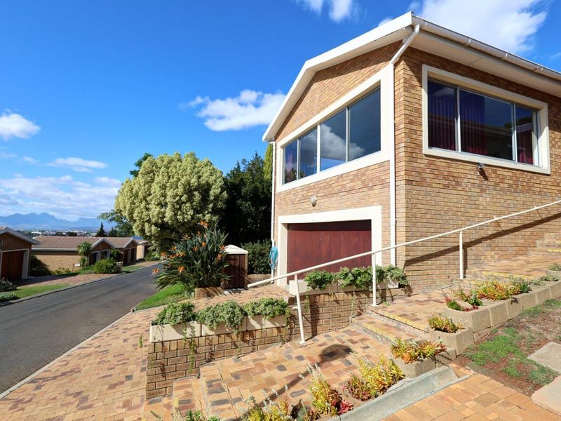 North facing! Panoramic Views! Tranquil and Secure Setting! - Photo 6