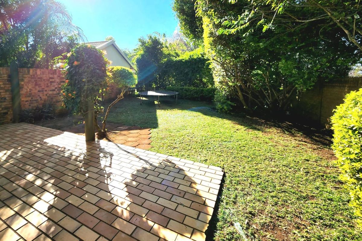 2 Bedroom Townhouse For Sale in Hillcrest - Photo 2
