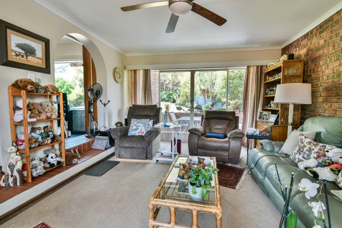 Grand old lady with solid bones. - Photo 5