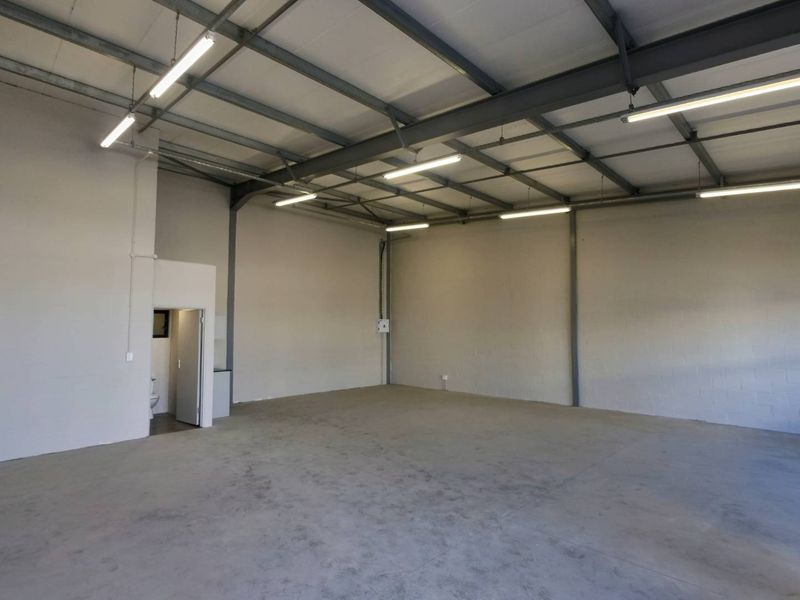 108SQM LIGHT INDUSTRIAL WAREHOUSE TO LET ALONG KOEBERG ROAD - MONTAGUE GARDENS - Photo 3