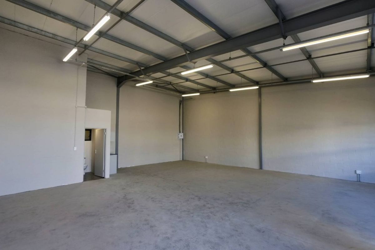 108SQM LIGHT INDUSTRIAL WAREHOUSE TO LET ALONG KOEBERG ROAD - MONTAGUE GARDENS - Photo 3