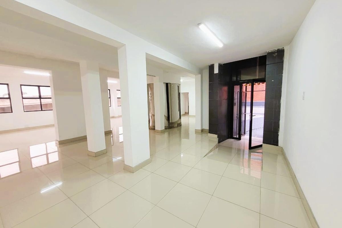 Huge potential awaits you -  Call Centre - Medical rooms, Architects offices, Accounting firms - Photo 4