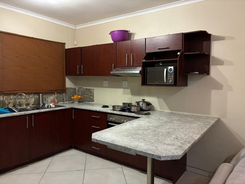 FIVE RAND PROPERTY FOR SALE. - Photo 2