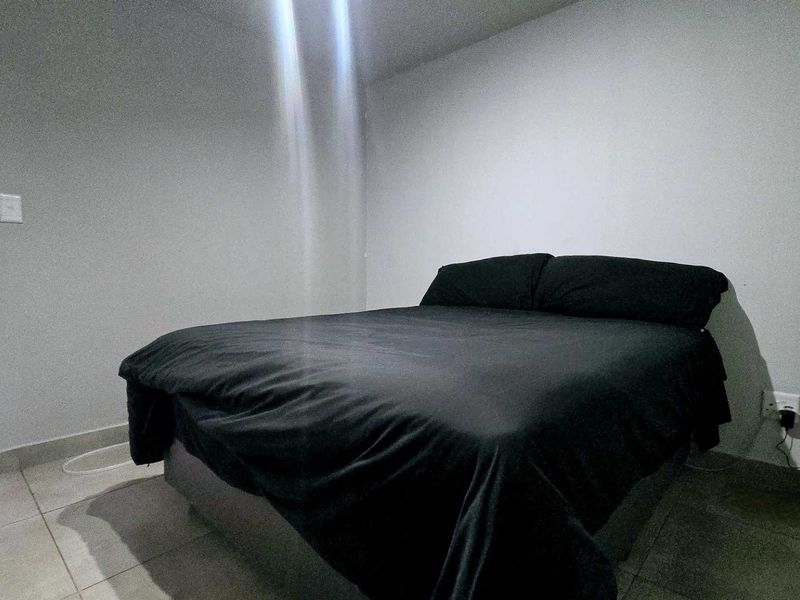 Modern One Bedroom Apartment in a Secure Lifestyle Complex - Photo 9