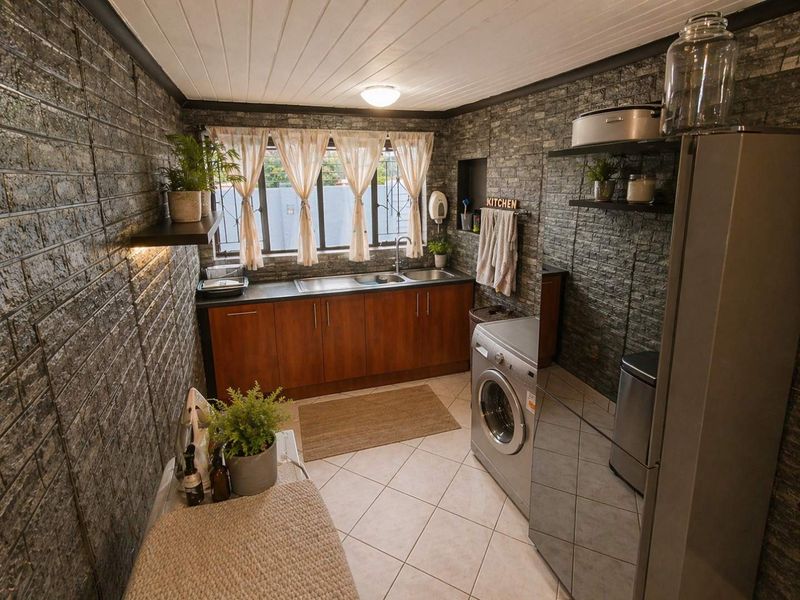 4 bedroom House for sale in Meyerspark - Photo 5