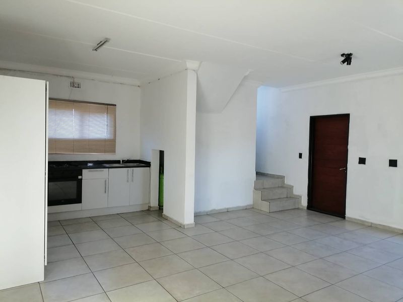 Secure family living in Southills Germiston - Photo 5