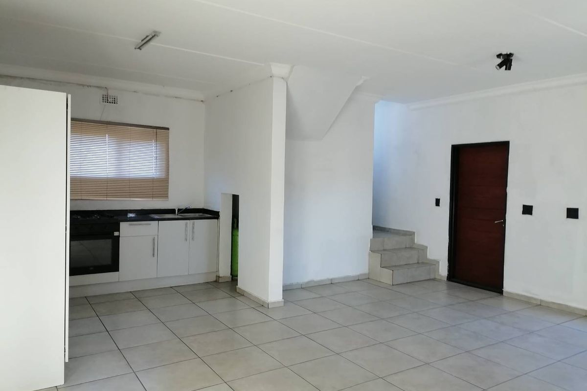 Secure family living in Southills Germiston - Photo 5