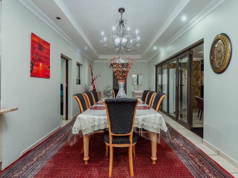 Large Immaculate Family Home with 2 Bedroom Flat - Photo 8