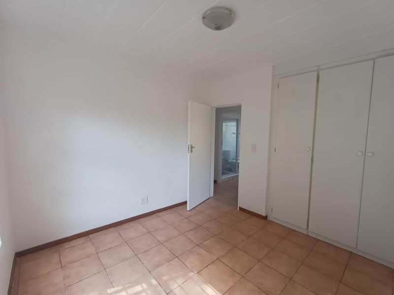 Ground Floor Gem with Private Garden – Perfect for Investors or First-Time Buyers! - Photo 9