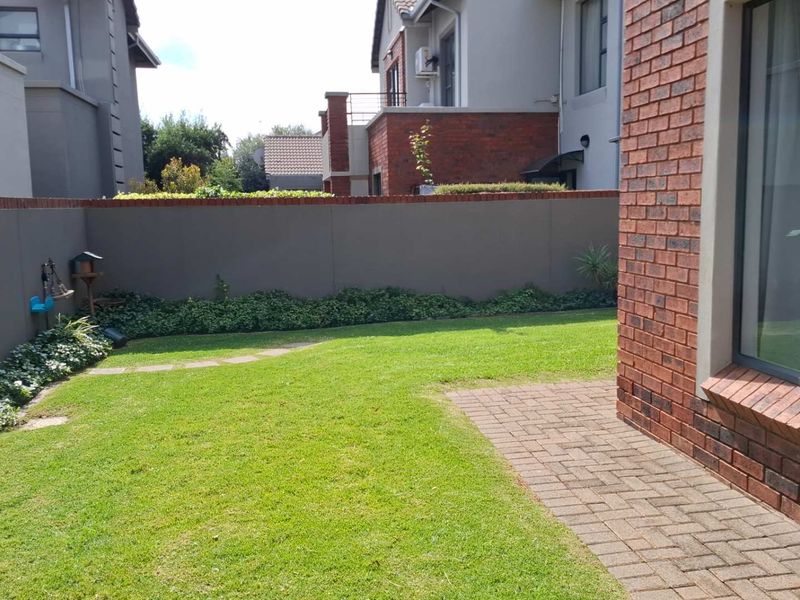 Modern Living in Secure Nature Estate - Photo 10