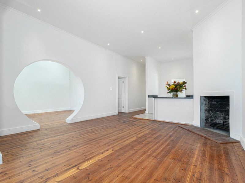 Charm and grace with lots of space. - Photo 6