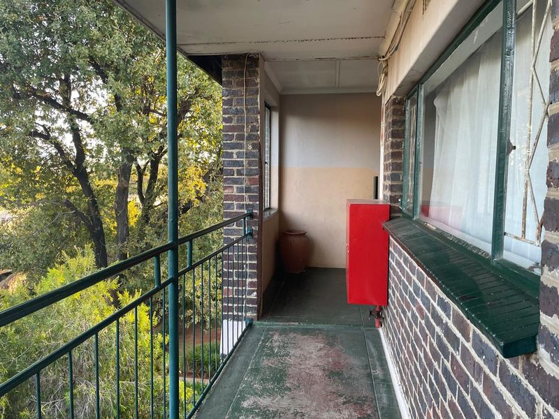 2 Bedroom Apartment for Sale in Windsor East - Photo 5