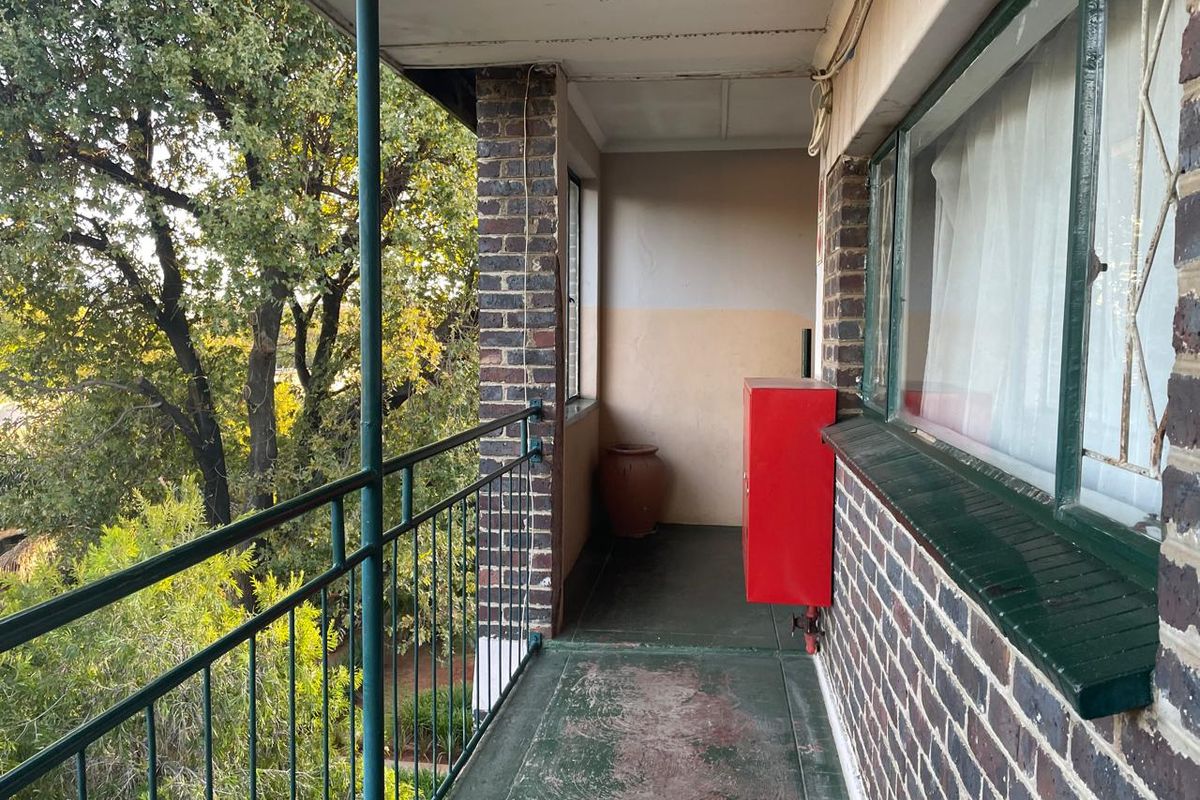 2 Bedroom Apartment for Sale in Windsor East - Photo 5