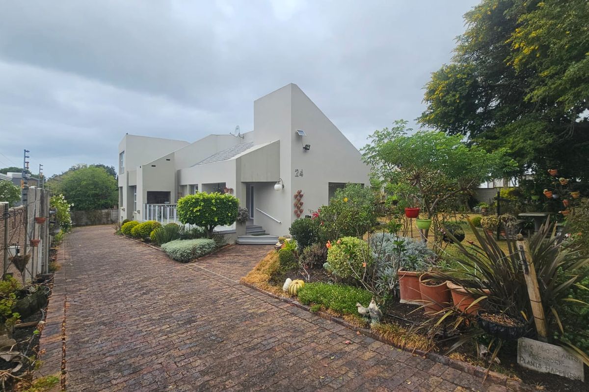 Charming family home in Hartenbos, Garden Route - Photo 3