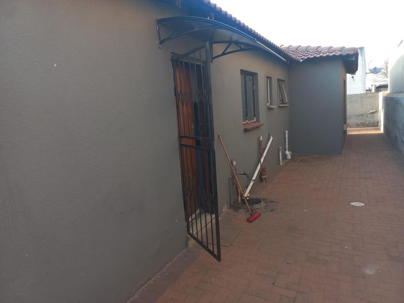 Lovely Family home - Photo 7