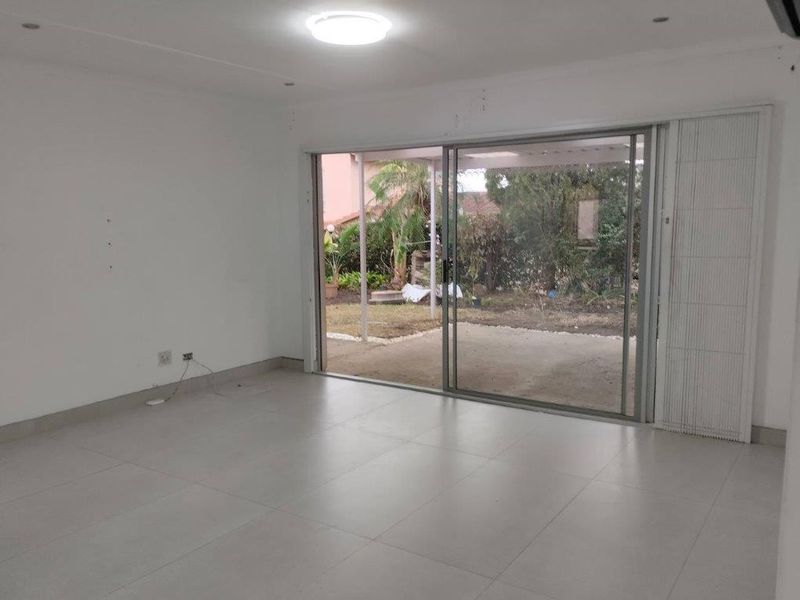 2 Bed  Simplex in secure complex - Photo 6