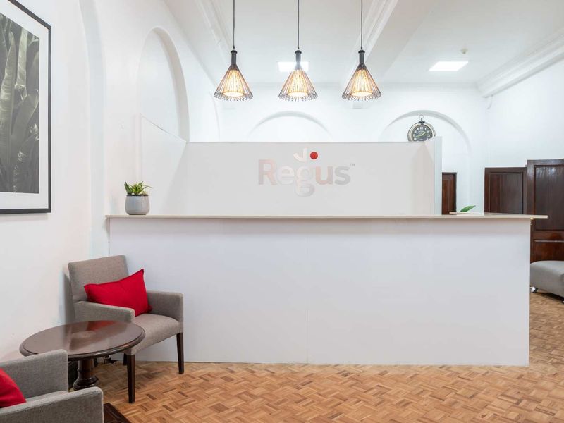 Flexible coworking memberships in Regus Country Club - Photo 3