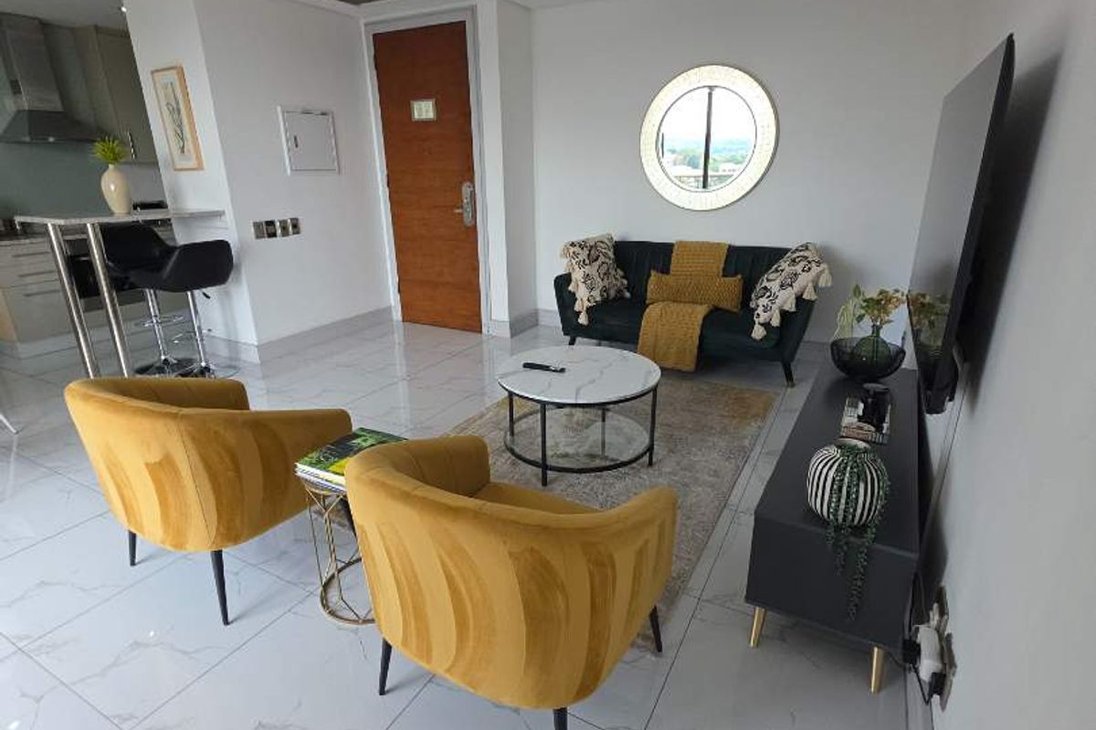 MAGNIFICENT AND SOPHISTICATED 1 BED UPMARKET FULLY FURNISHED APARTMENT - Photo 4