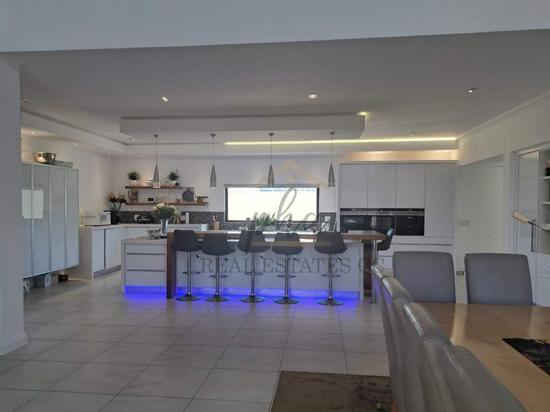 Stylish 5 bedroom home with indoor pool for sale in prime area in Walvis Bay selling for N$10.5 mil - Photo 10