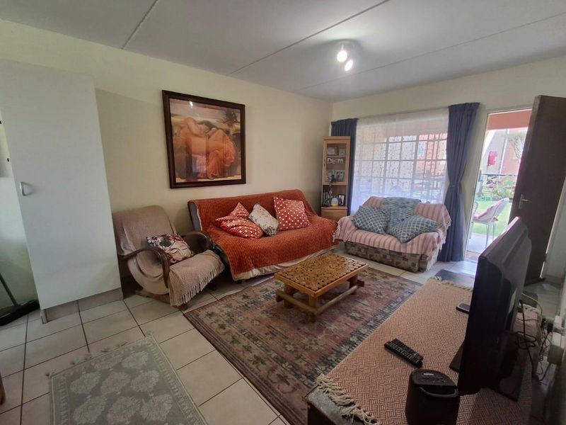 Ground Floor - Pet Friendly Townhouse For Sale In Farramere - Photo 8