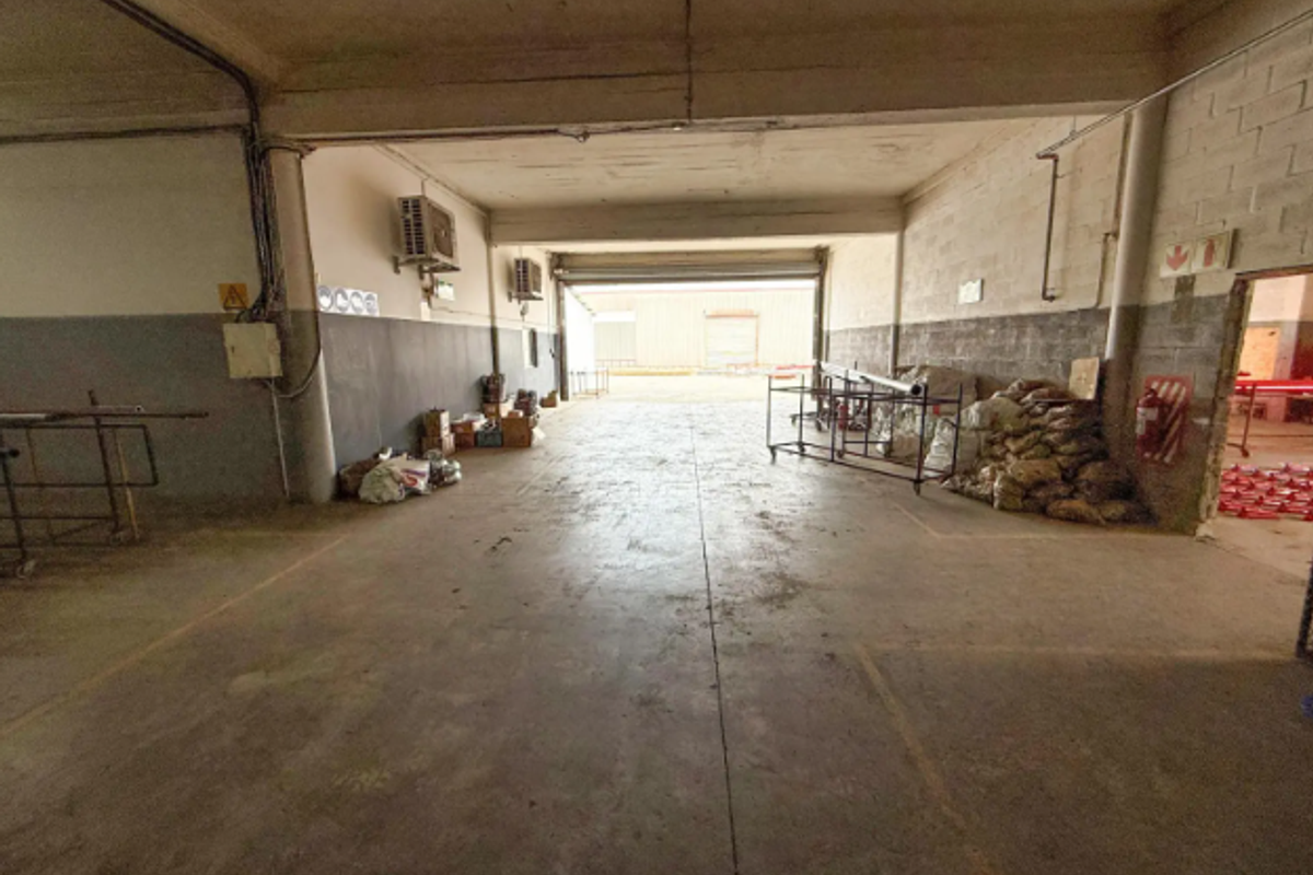 High-Volume Steel Structure Warehouse To Let – R60/m2 - Photo 4