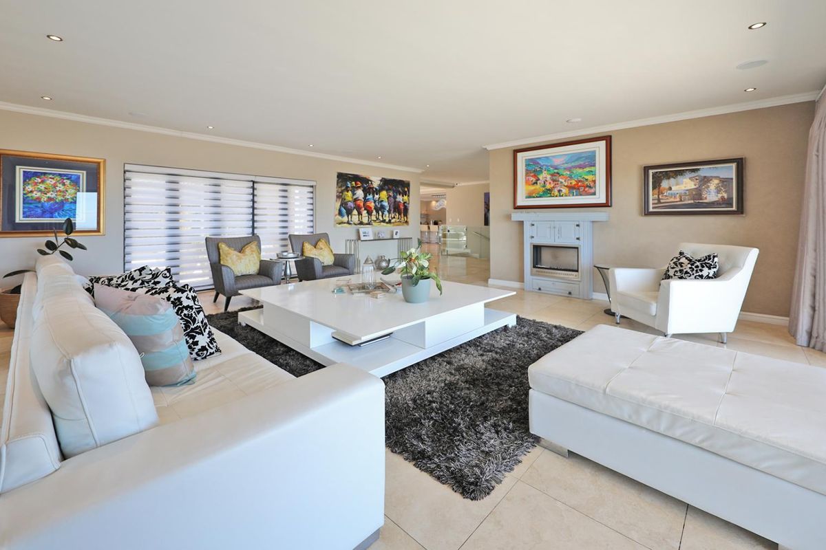 The Ultimate Lifestyle Awaits You in Baronetcy Estates, Plattekloof - Photo 2