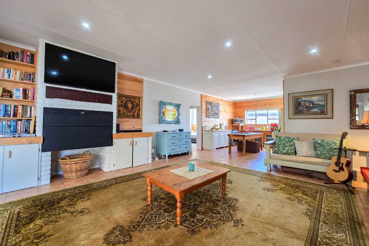 Four bedroom family home for sale in Harbour area. - Photo 5