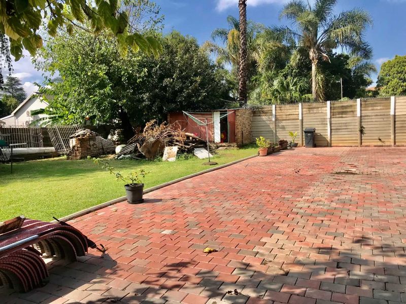 Spacious 4-Bedroom Home to Let - Photo 3