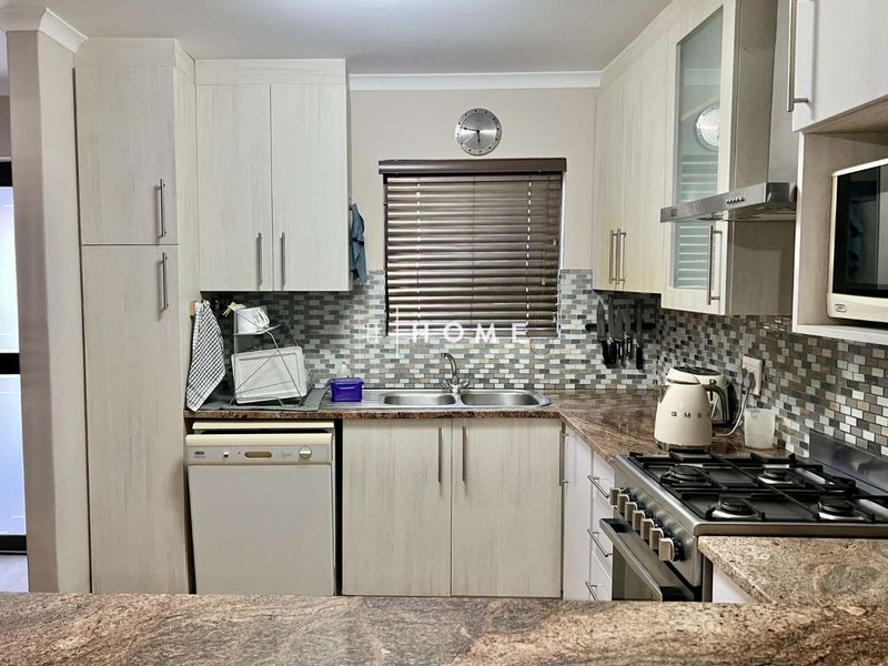 Townhouse for sale in Sports Village - Photo 6