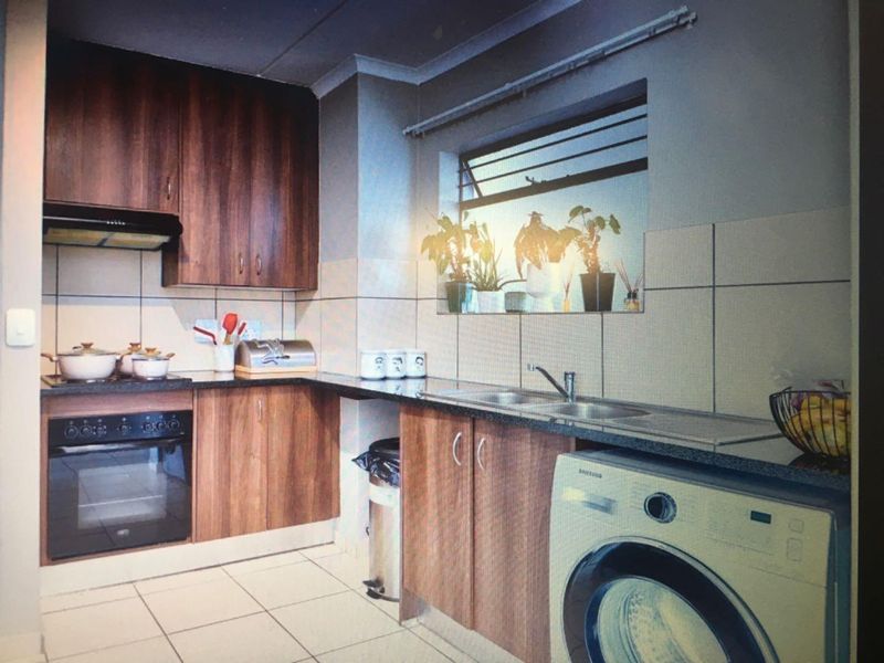 3 Bedroom ground floor unit - Photo 4