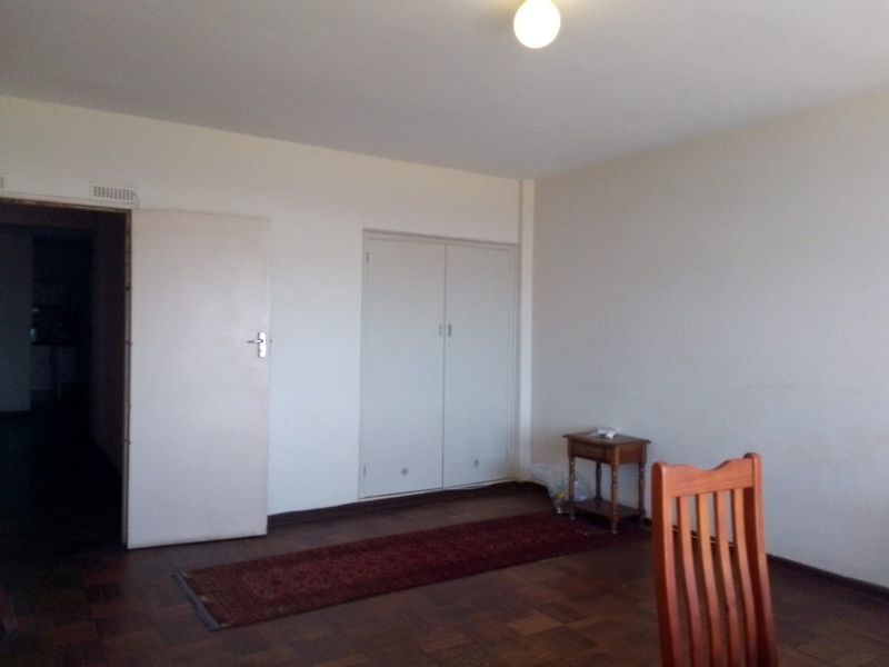 Charming 2-Bedroom Apartment with Modern Features - Photo 9