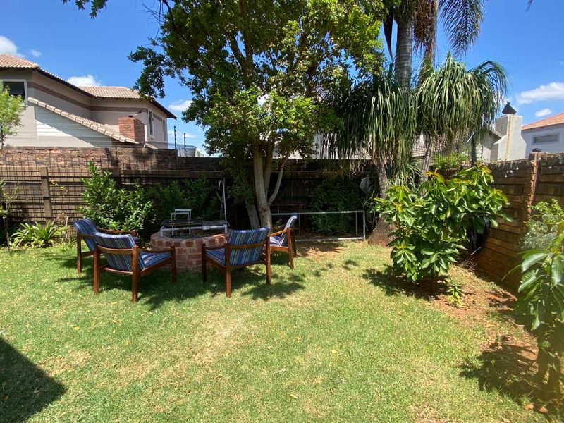 2 Bedroom Townhouse for Sale in Pierre Van Ryneveld. - Photo 7