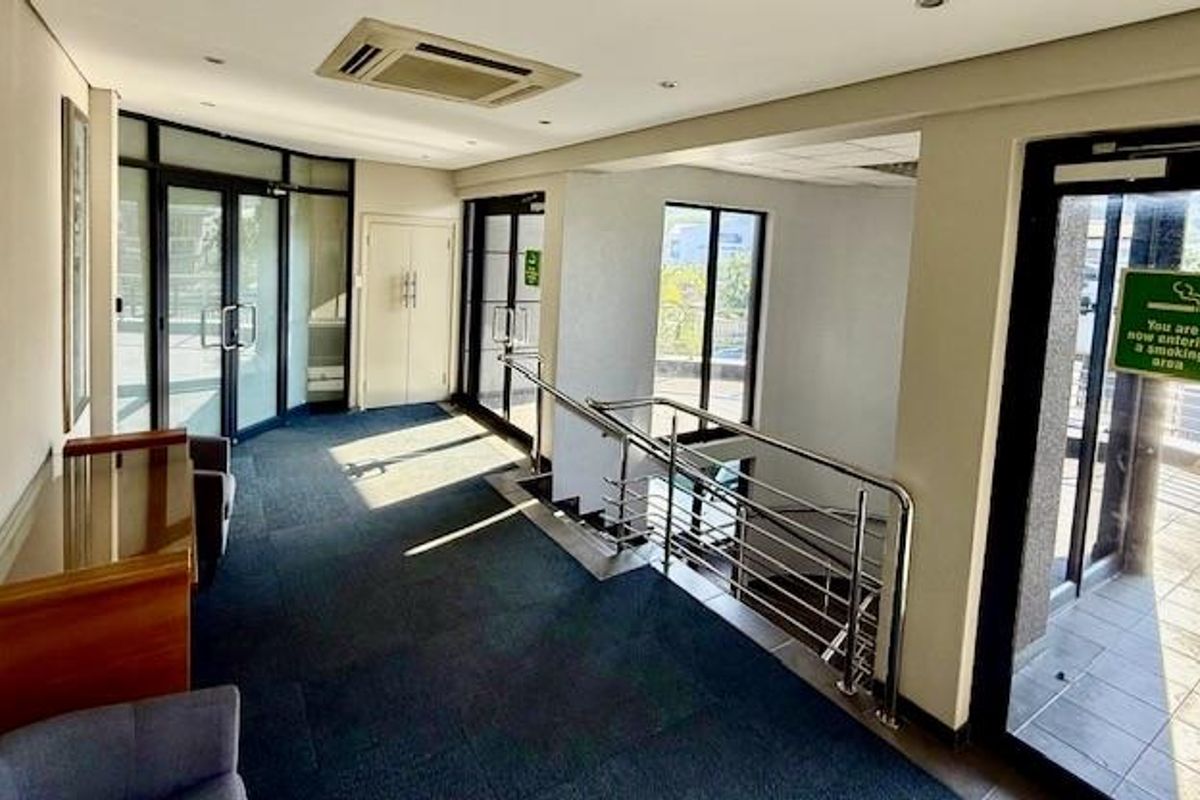 Hendra - Prime 410m2 Commercial Space in Prestigious Building – Versatile & Secure - Photo 4