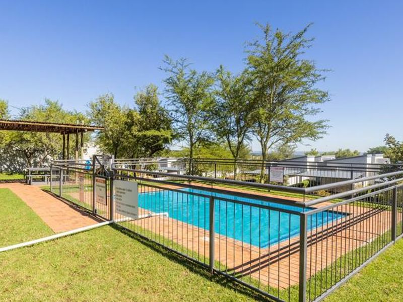 Elegant estate living- secure, scenic, and stylish - Photo 5